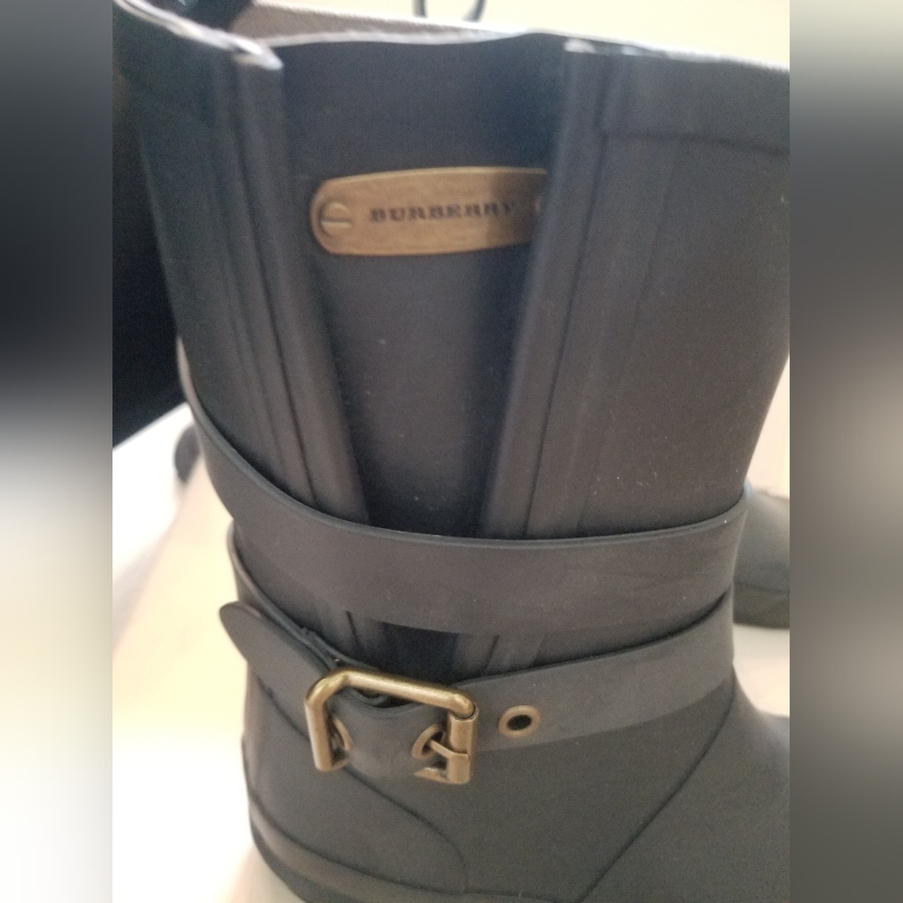 BURBERRY RAINBOOTS! BRAND NEW! - Picture 4 of 10